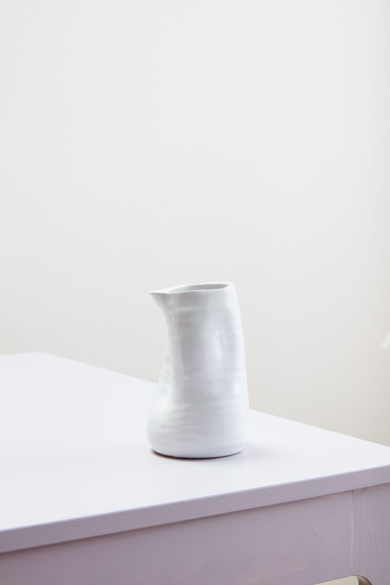 VALE MINI VASE IN WHITE