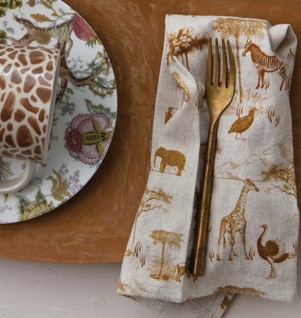 COTTON & LINEN NAPKINS WITH SAFARI ANIMALS (SET OF 4)