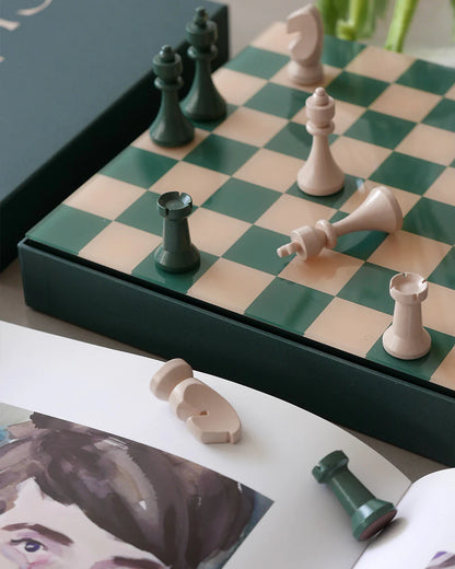CLASSIC CHESS
