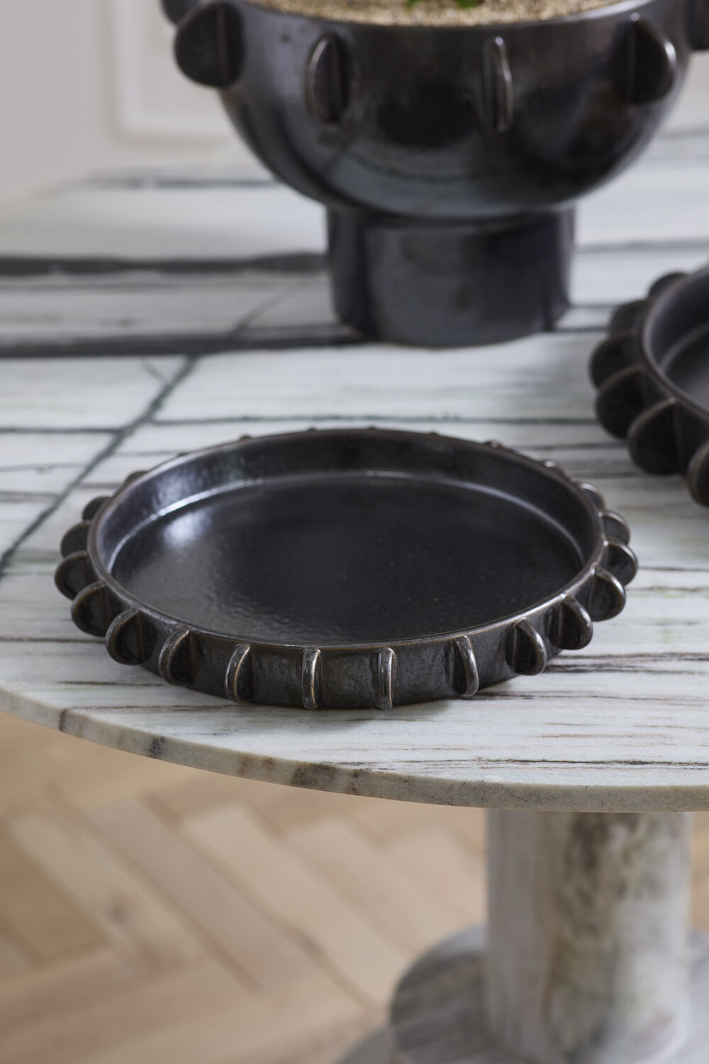 BLACK MODERN ORGANIC TRAY