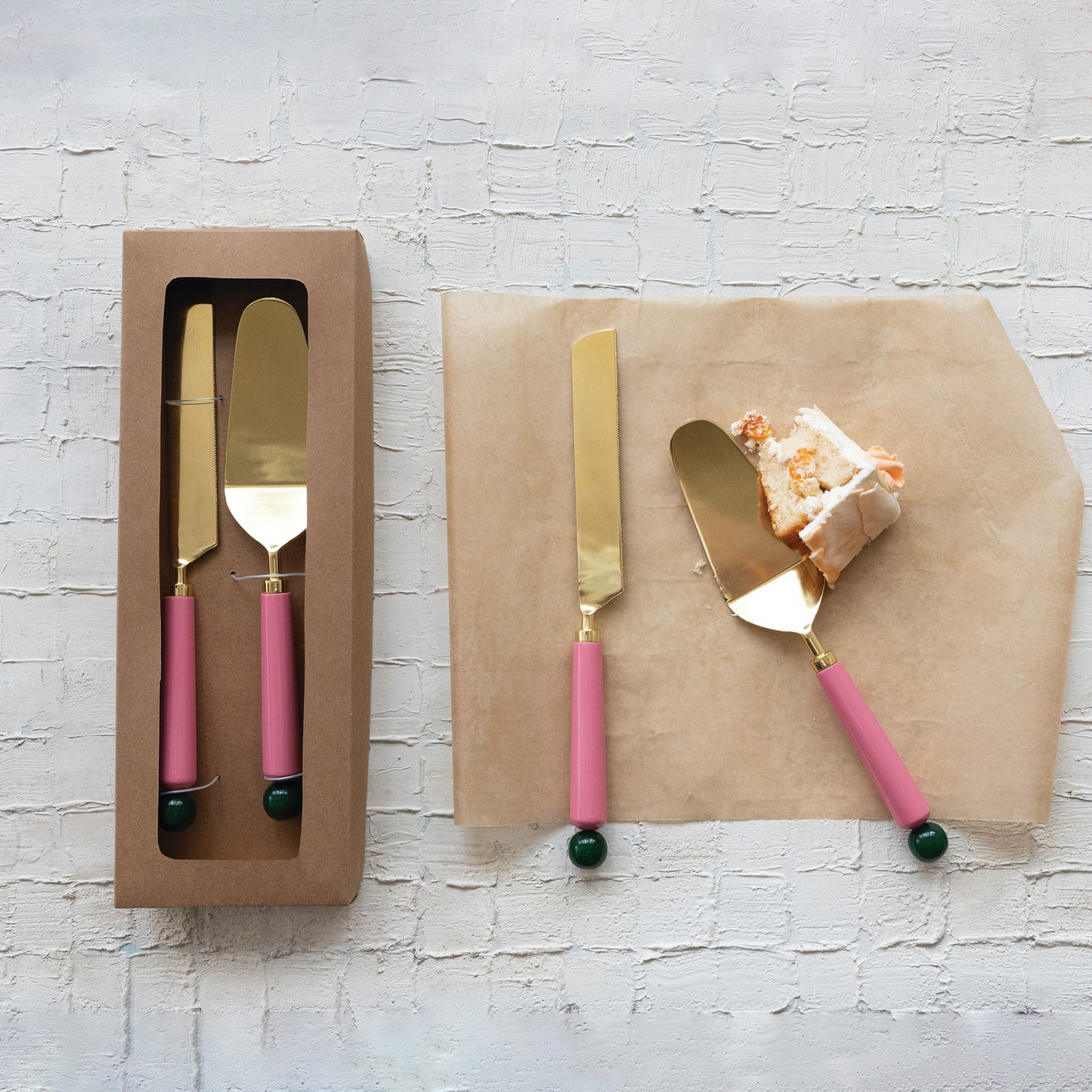 CAKE SERVERS WITH PINK & GREEN RESIN HANDLES