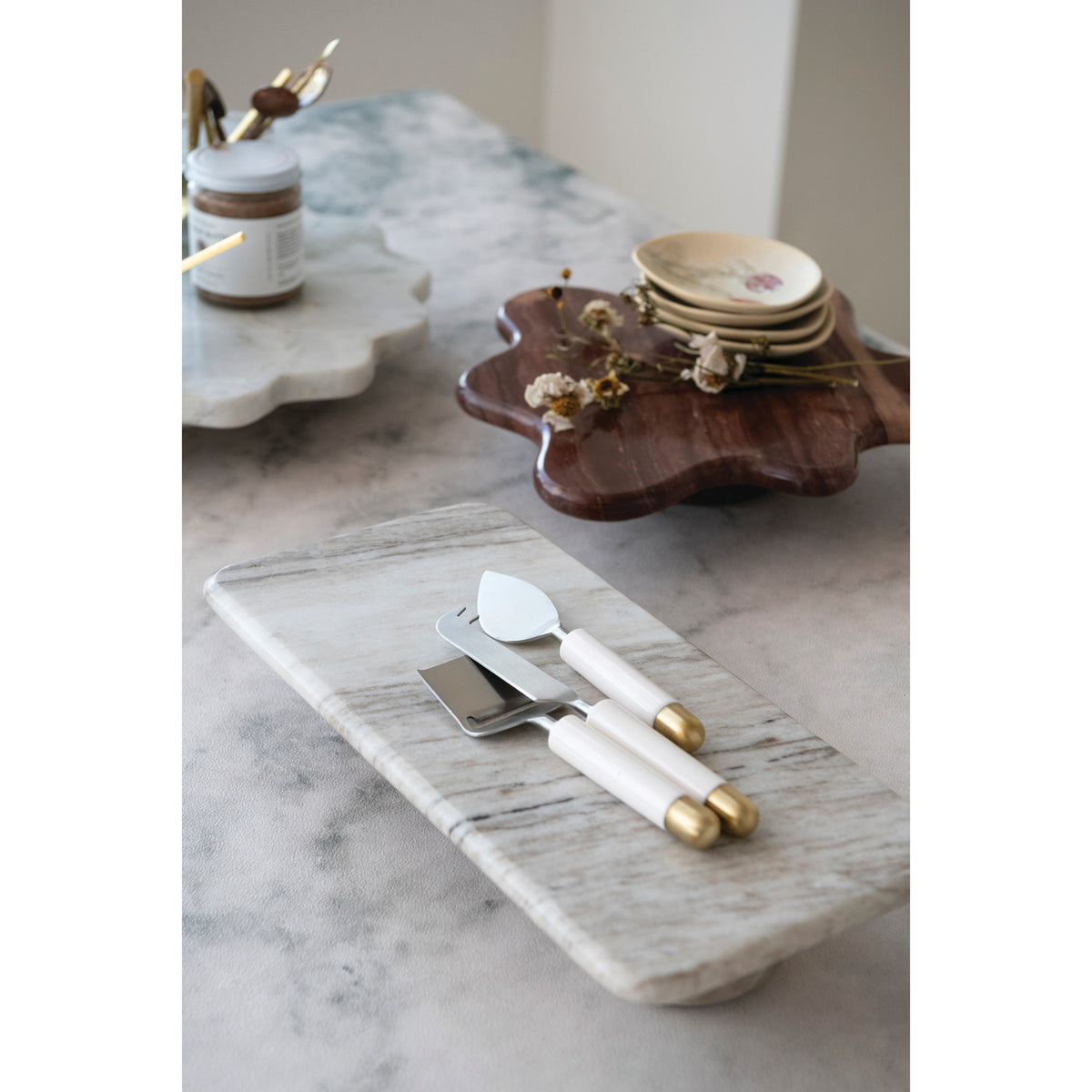 STAINLESS STEEL WHITE & GOLD CHEESE KNIVES (SET OF 3)