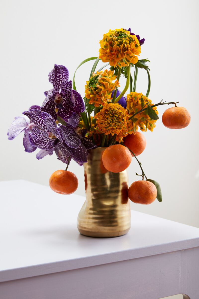 VALE MINI VASE IN GOLD