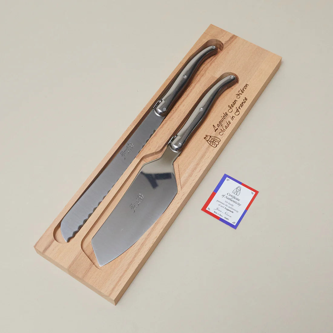LAGUIOLE CAKE SERVING SET, PLATINE STAINLESS STEEL IN WOODEN BOX